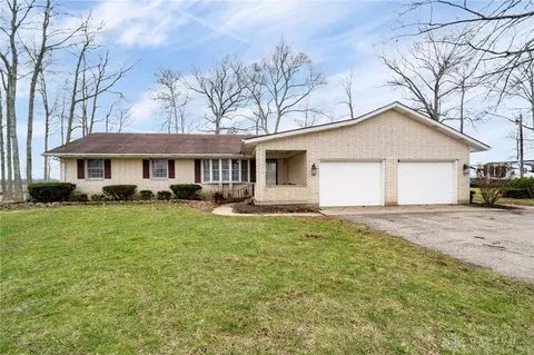 5102 Pyrmont Rd, Lewisburg, OH 45338