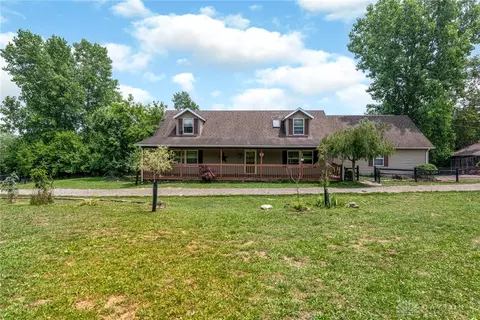 2200 Renee Dr, Middletown, OH 45042