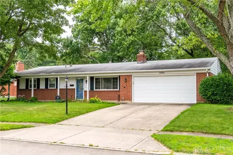 1041 Georgian Dr, Dayton, OH 45429