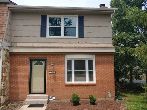 7740 Brams Hl, Centerville, OH 45459