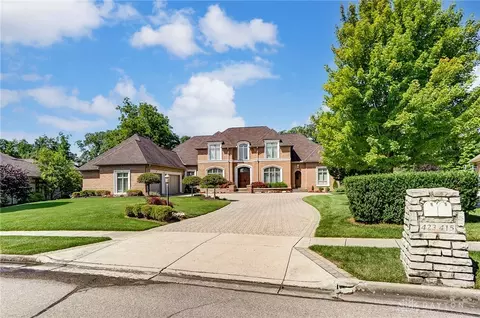423 S Signature Dr, Xenia, OH 45385