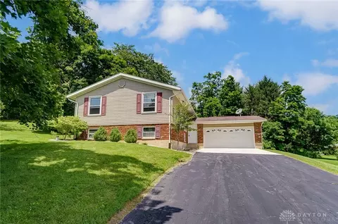 3550 Crescent Hill Rd, Springfield, OH 45502