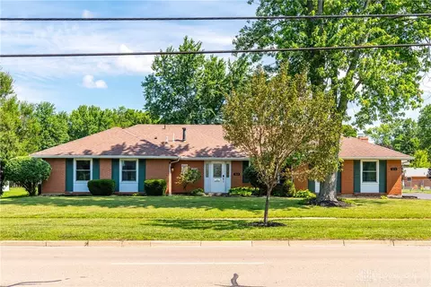 313 E Franklin St, Centerville, OH 45459