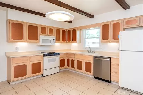 313 E Franklin St, Centerville, OH 45459 photo 9