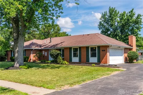 313 E Franklin St, Centerville, OH 45459 photo 2