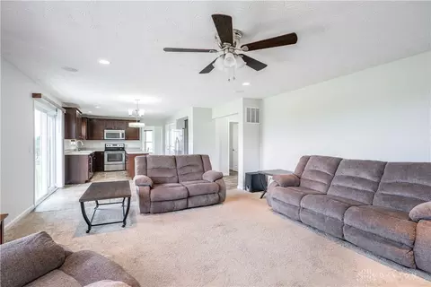 1089 Bluffview Dr, Fairborn, OH 45324 photo 22