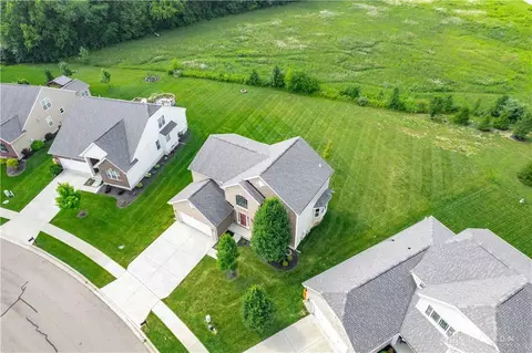 1089 Bluffview Dr, Fairborn, OH 45324 photo 3