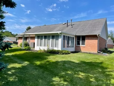 5686 Victorian Way, Springfield, OH 45503 photo 2