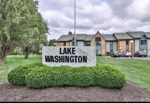 1907 Washington N, Washington Township, OH 45458