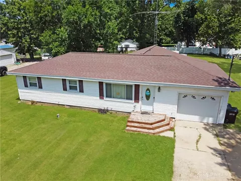 7854 Jill Ln, Franklin, OH 45005