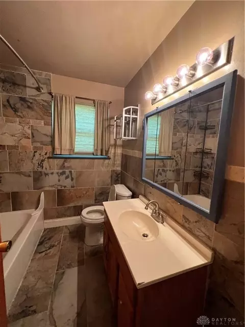 2400 Olson Dr, Kettering, OH 45420 photo 3