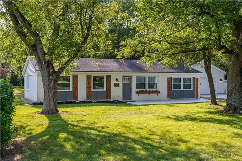 11471 Diamond Mill Rd, Englewood, OH 45322