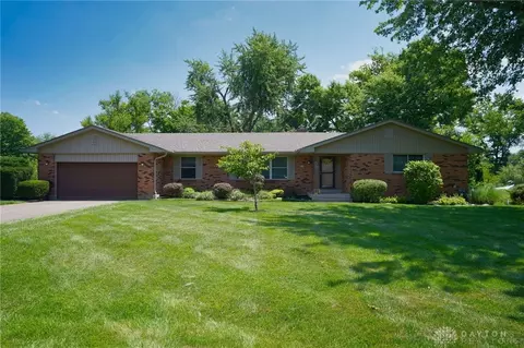 2374 Red Apple Dr, Dayton, OH 45431