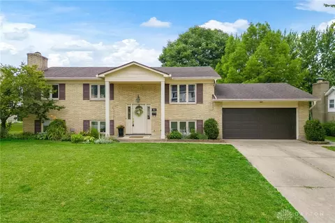 701 Silverleaf Dr, Dayton, OH 45431