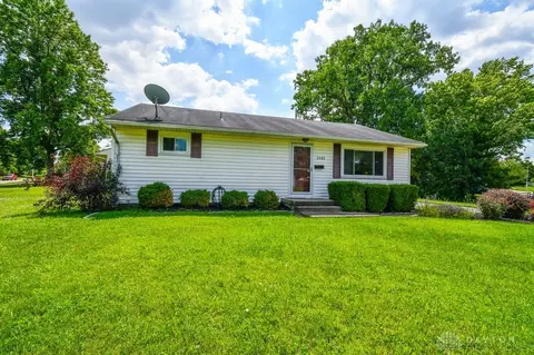 2783 Purdue Dr, Kettering, OH 45420