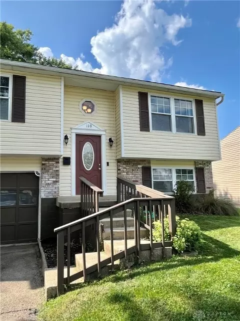 110 Walden Farm Cir, Englewood, OH 45322