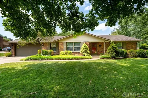 811 Rockcreek Dr, Washington Township, OH 45458