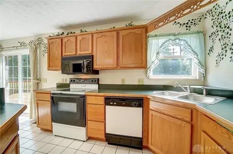 8156 Julian Pl, Centerville, OH 45458 photo 9