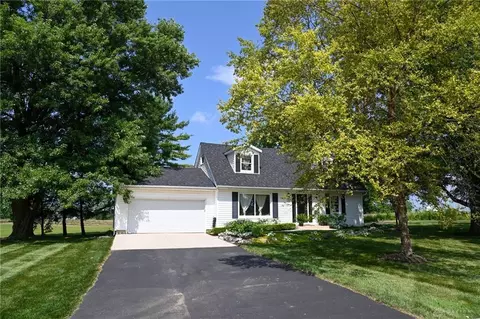 194 4th St, Fletcher, OH 45326