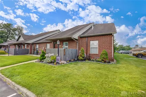 4016 Ryland Dr, Springfield, OH 45503 photo 2