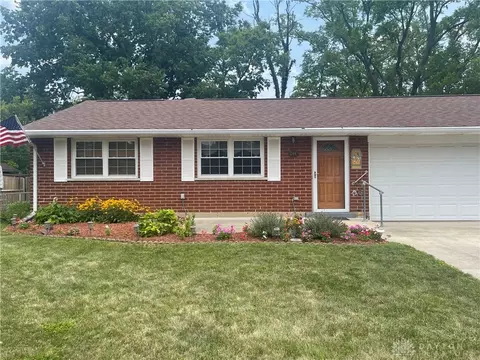 644 Peach Orchard Dr, West Carrollton, OH 45449