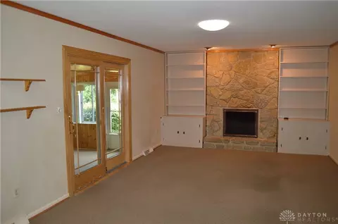 305 Cedarleaf Ct, Centerville, OH 45459 photo 6