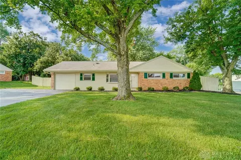 150 E Alex Bell Rd, Centerville, OH 45459