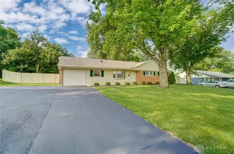 150 E Alex Bell Rd, Centerville, OH 45459 photo 2