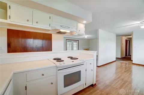 150 E Alex Bell Rd, Centerville, OH 45459 photo 12