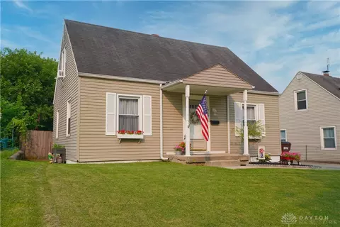 1953 E Bataan Dr, Dayton, OH 45420 photo 2