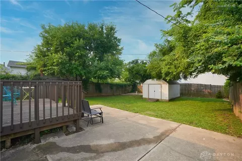 1953 E Bataan Dr, Dayton, OH 45420 photo 10