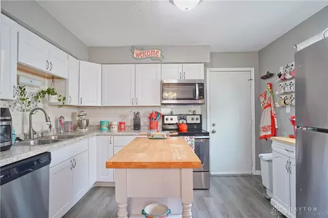 1953 E Bataan Dr, Dayton, OH 45420 photo 18