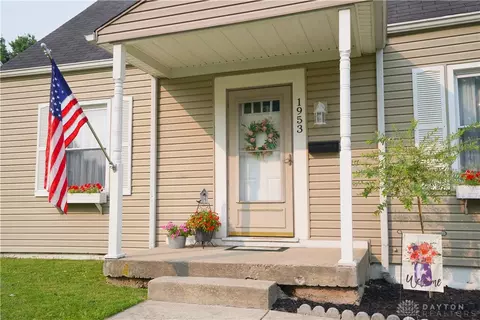 1953 E Bataan Dr, Dayton, OH 45420 photo 4