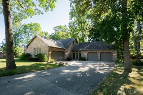 720 Sycamore Ct, Tipp City, OH 45371