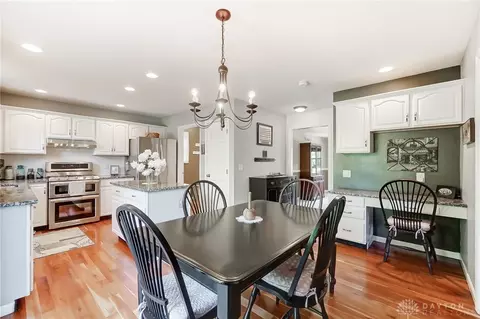 3833 Malaga Cir, Springfield, OH 45502 photo 10