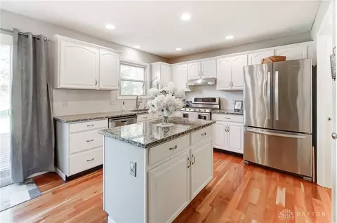3833 Malaga Cir, Springfield, OH 45502 photo 12