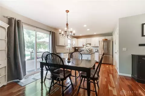 3833 Malaga Cir, Springfield, OH 45502 photo 7