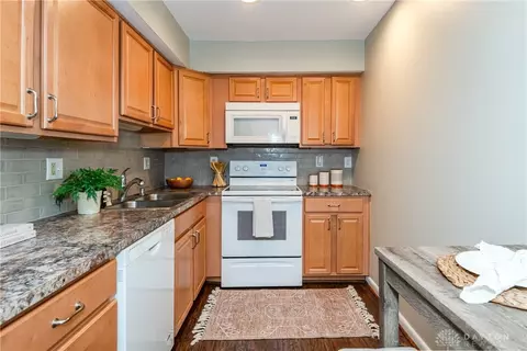 5625 E Coach Dr #J, Kettering, OH 45440 photo 14