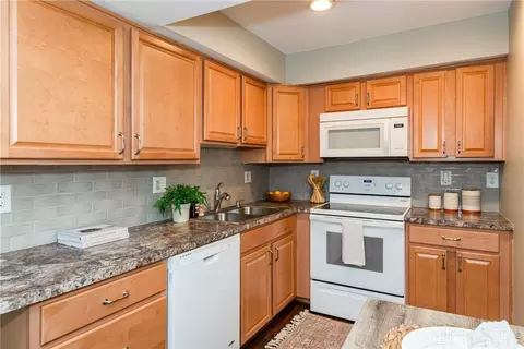 5625 E Coach Dr #J, Kettering, OH 45440 photo 15