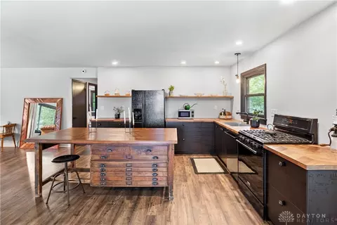 748 E State Route 73, Springboro, OH 45066 photo 7