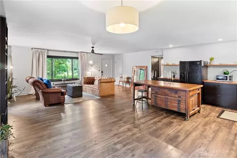 748 E State Route 73, Springboro, OH 45066 photo 4