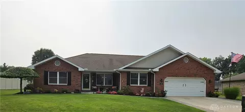 950 Brighton Dr, Greenville, OH 45331