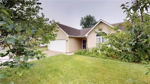 6331 Lakota Meadows Dr, Liberty Township, OH 45044