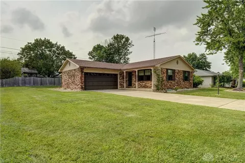 1368 Hillside Dr, Greenville, OH 45331