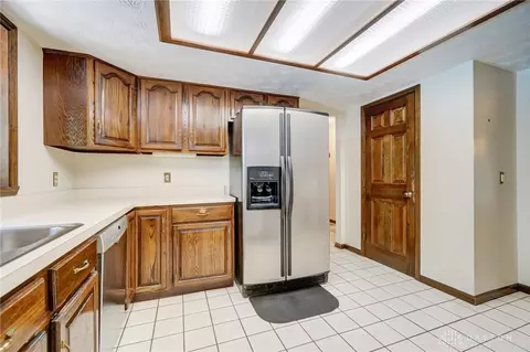 Undisclosed, Centerville, OH 45458 photo 18