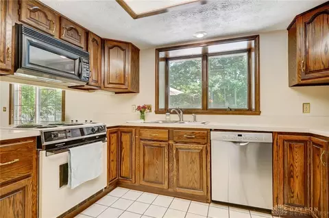 Undisclosed, Centerville, OH 45458 photo 15