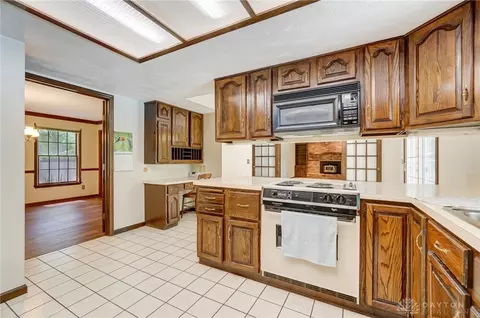 Undisclosed, Centerville, OH 45458 photo 17