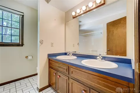 Undisclosed, Centerville, OH 45458 photo 51