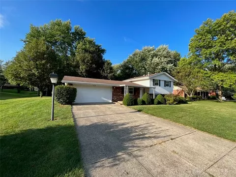 7629 Belle Plain Dr, Dayton, OH 45424