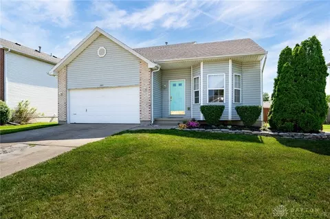 180 Clearbrook Dr, Franklin, OH 45005